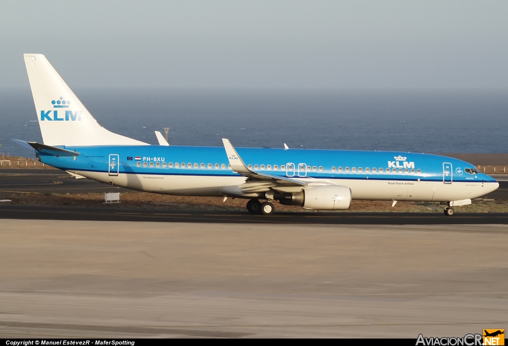 PH-BXU - Boeing 737-8BK - KLM - Royal Dutch Airlines