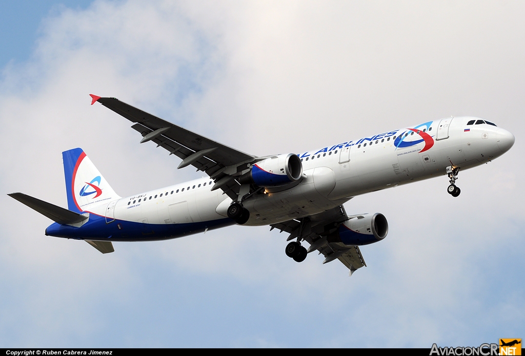 VQ-BKJ - Airbus A321-211 - Ural Airlines