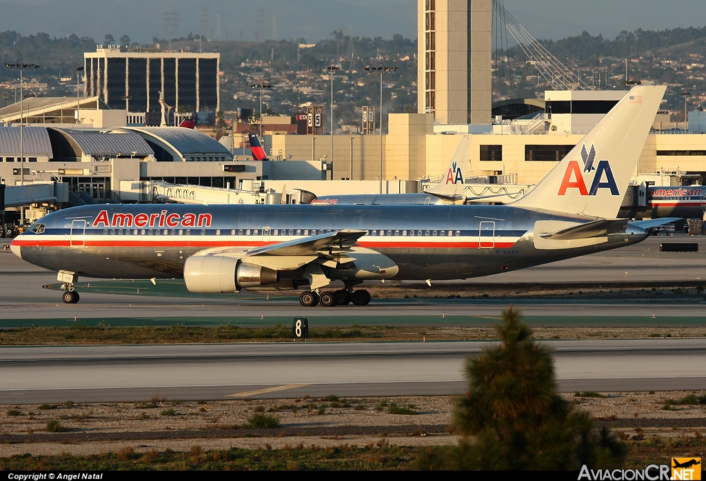 N324AA - Boeing 767-223(ER) - American Airlines