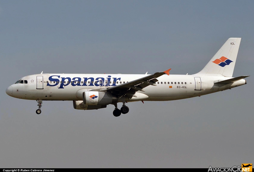 EC-ICL - Airbus A320-232 - Spanair