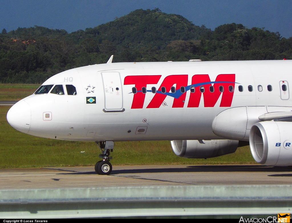 PR-MHQ - Airbus A320-214 - TAM
