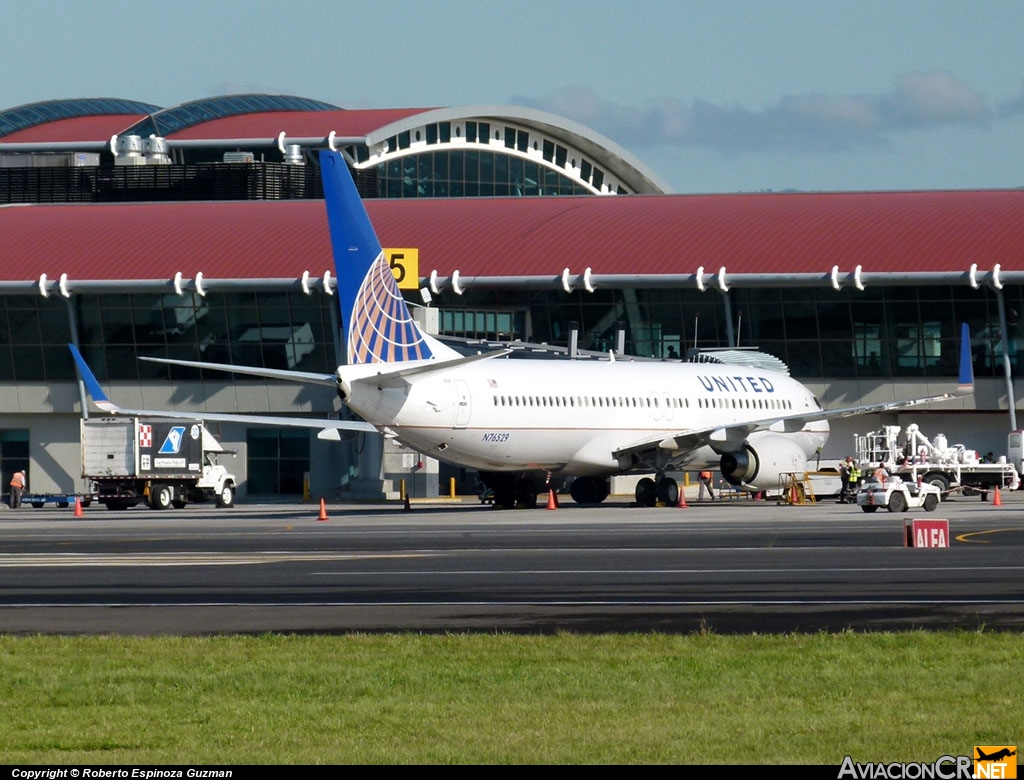 N76529 - Boeing 737-824 - United Airlines