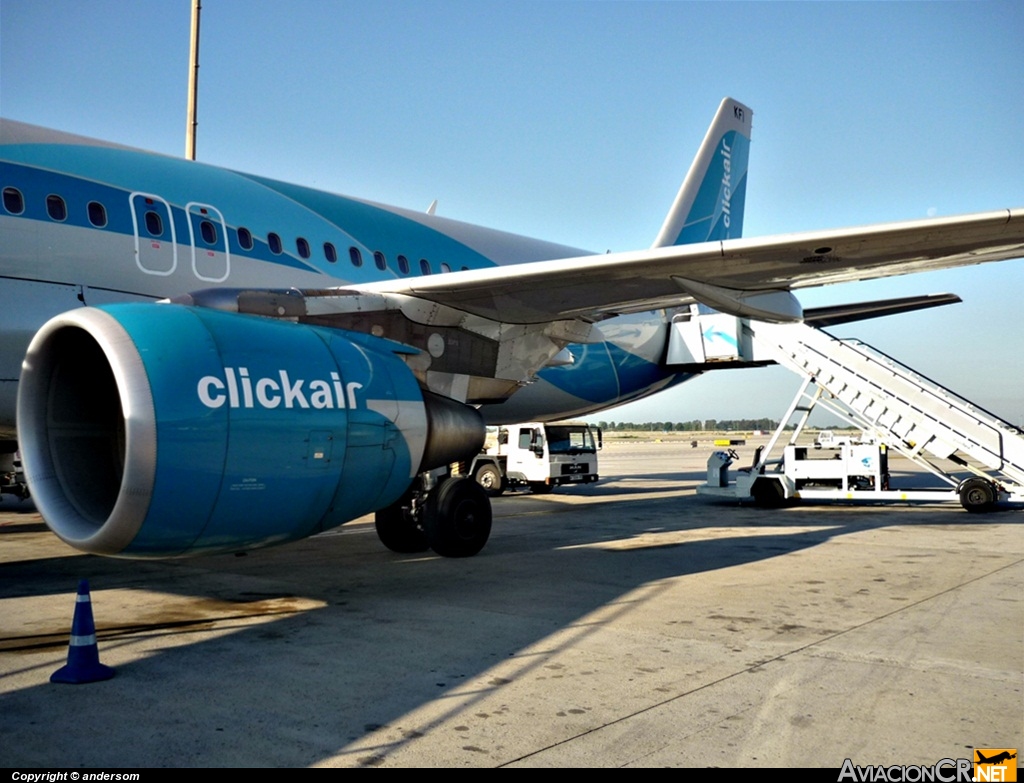 EC-KFI - Airbus A320-216 - Click Air