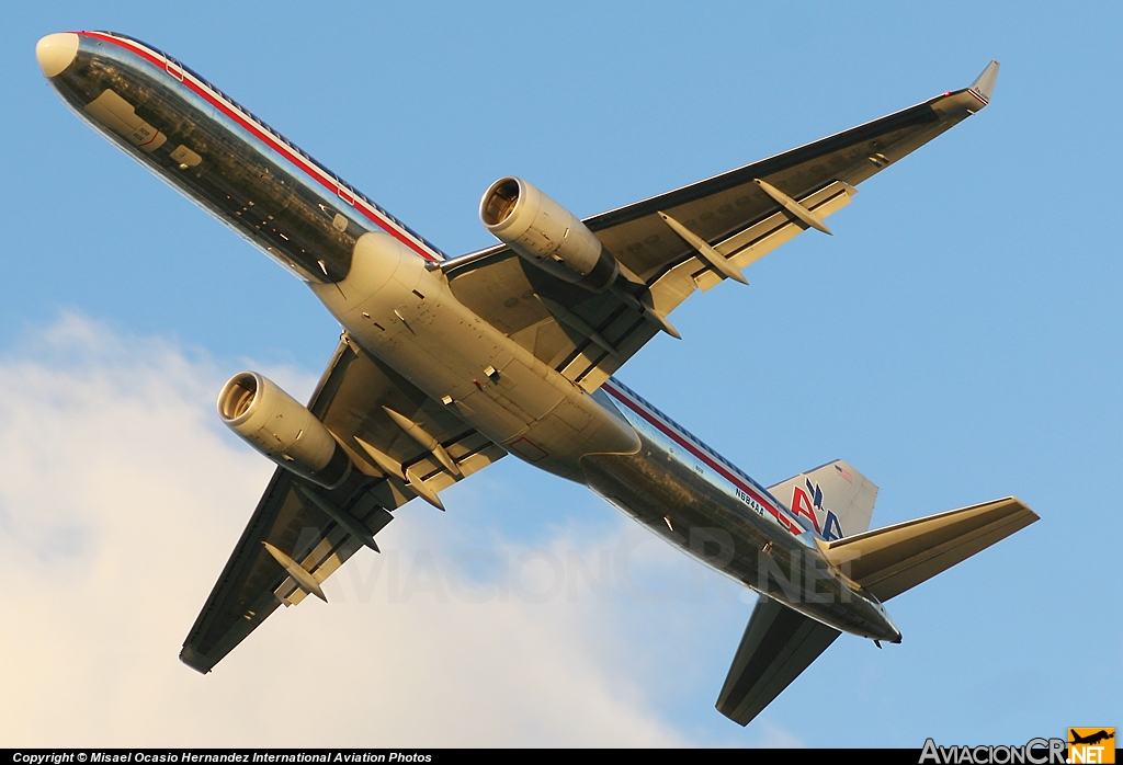 N684AA - Boeing 757-223 - American Airlines