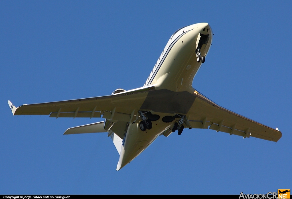 N667LC - Bombardier CL-600-2B16 Challenger 605 - Privado