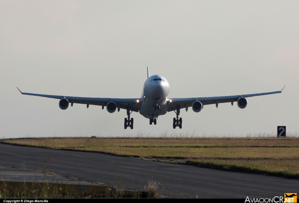 EC-IIH - Airbus A340-313X - Iberia