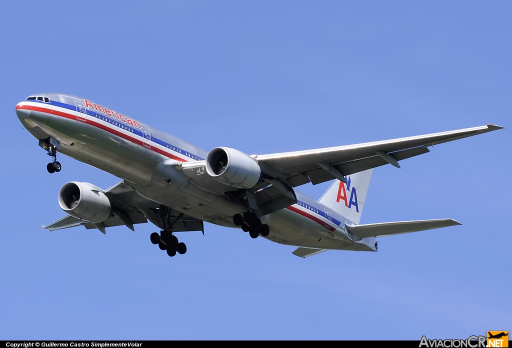 N792AN - Boeing 777-223(ER) - American Airlines