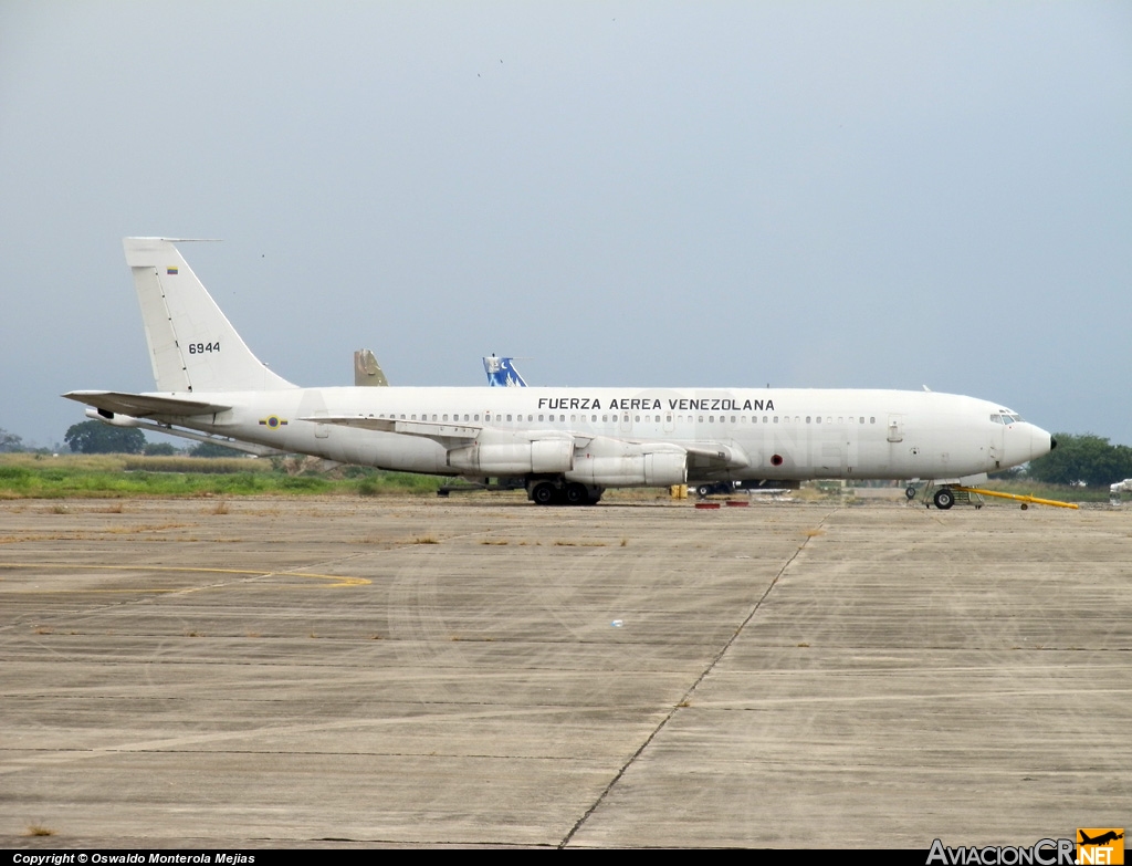 6944 - Boeing 707-384C(KC) - Venezuela - Aviacion MIlitar Bolivariana Venezolan