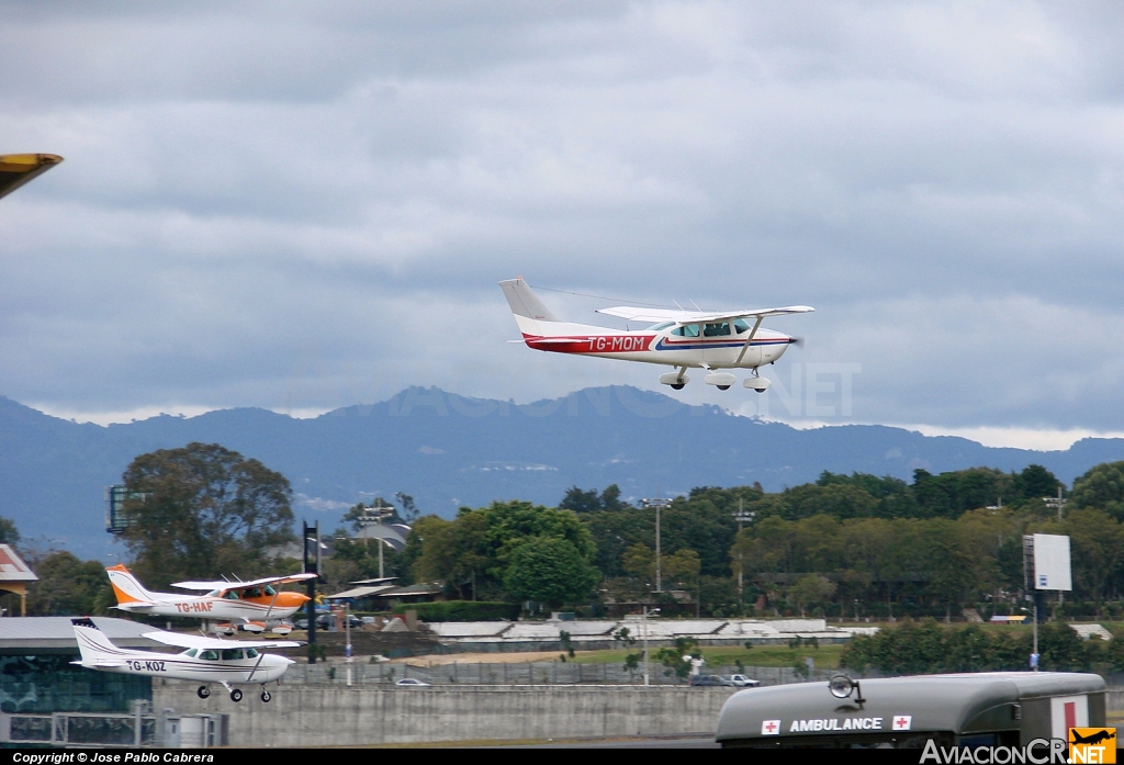 TG-MOM - Cessna 182S Skylane - Aero Club de Guatemala