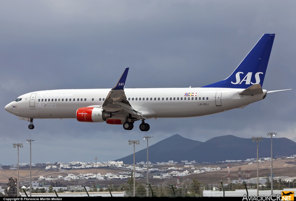 LN-RRJ - Boeing 737-883 - Scandinavian Airlines - SAS