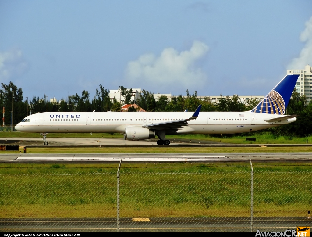 N75861 - Boeing 757-33N - United Airlines