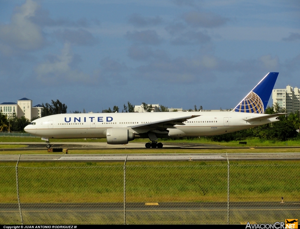 N76010 - Boeing 777-224(ER) - United Airlines