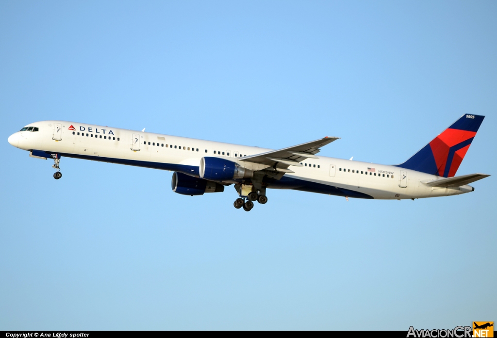 N585NW - Boeing 757-351 - Delta Air Lines