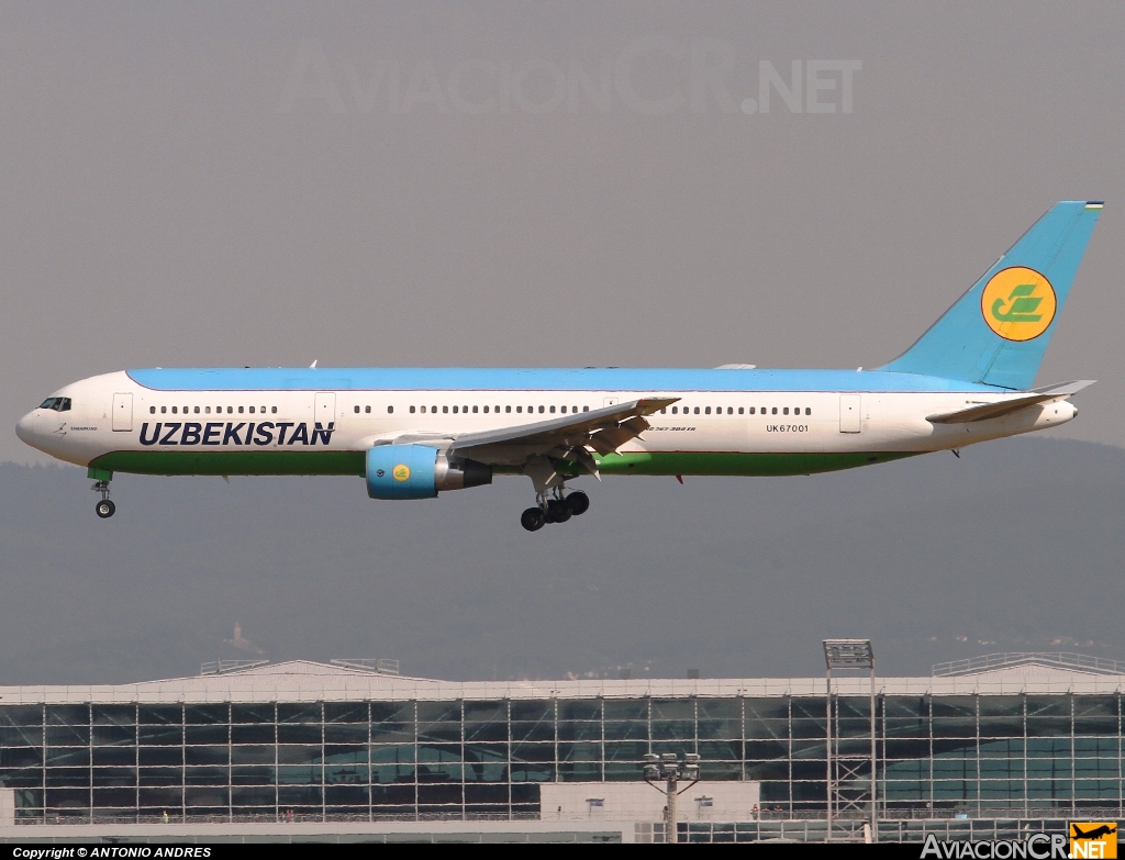 UK67001 - Boeing 767-33P(ER) - Uzbekistan