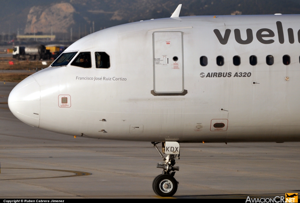 EC-KDX - Airbus A320-216 - Vueling