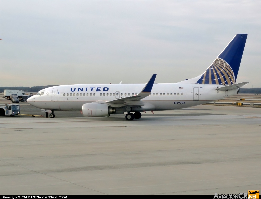 N39726 - Boeing 737-724 - United Airlines
