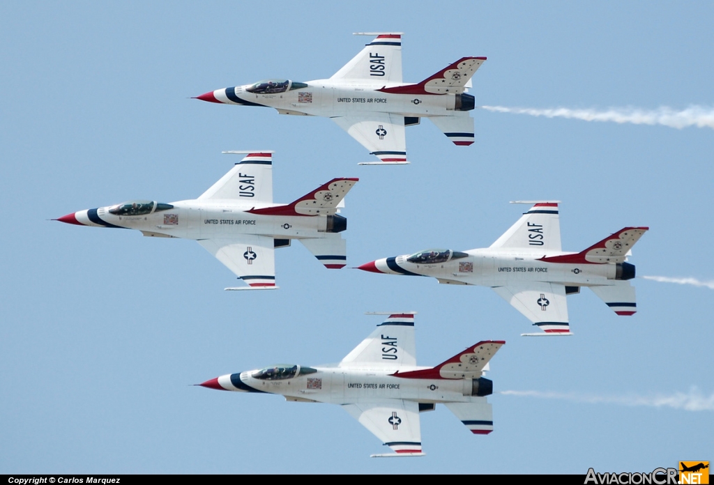  - General Dynamics F-16 Fighting Falcon - USAF Thunderbirds