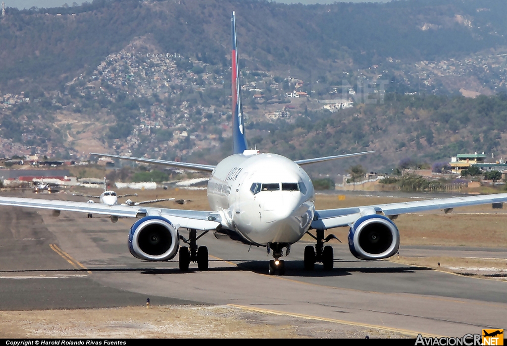 N305DQ - Boeing 737-732 - Delta Air Lines