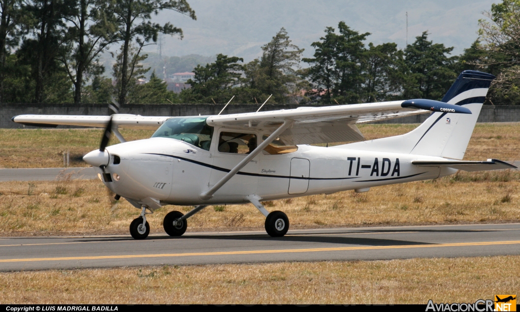 TI-ADA - Cessna 182 Skylane - Privado