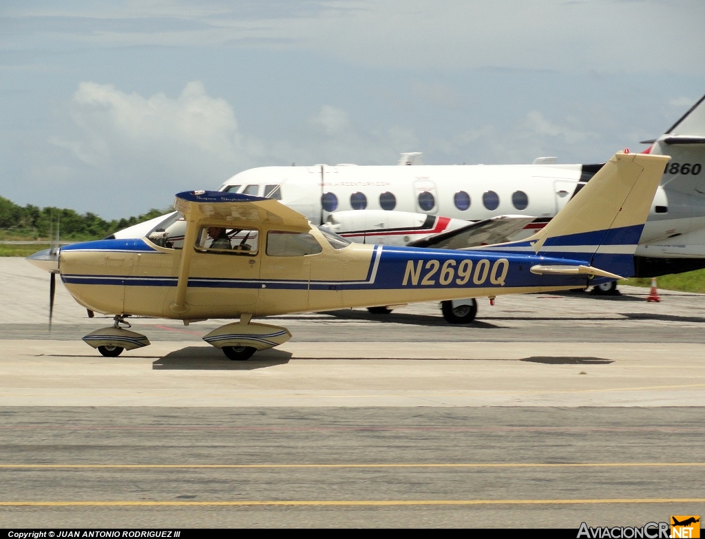 N2690Q - Cessna 172K Skyhawk - Privado