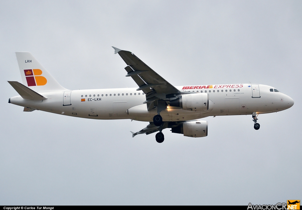 EC-LKH - Airbus A320-214 - Iberia Express