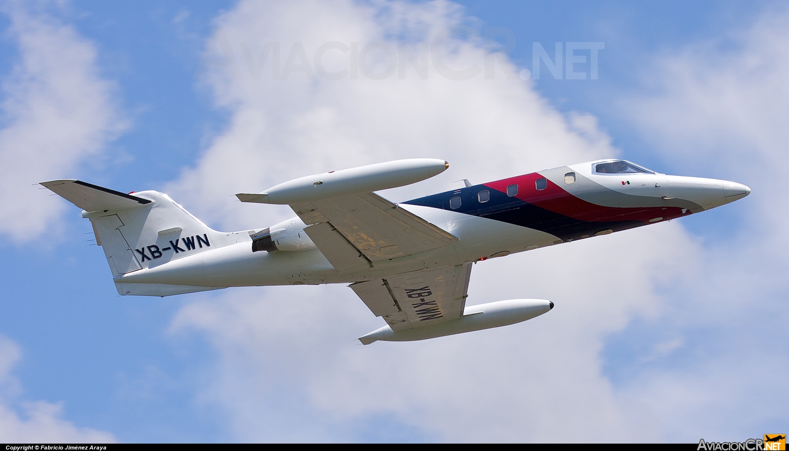 XB-KWN - Gates Learjet 25D - Privado