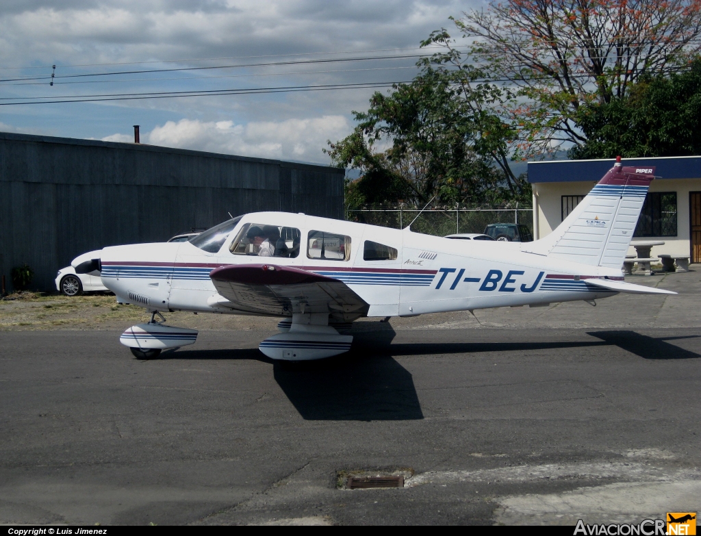 TI-BEJ - Piper PA-28-181 Archer II - CPEA - Escuela de Aviación