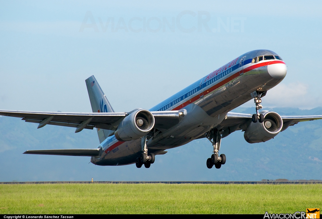 N695AN - Boeing 757-223 - American Airlines
