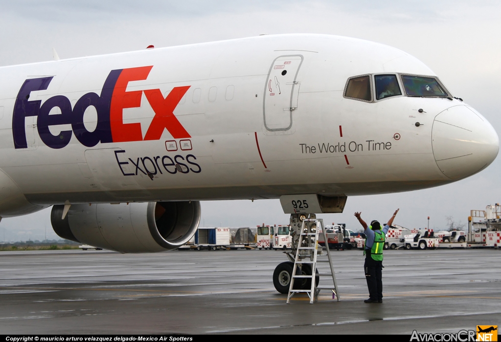 N925FD - Boeing 757-204(SF) - FedEx
