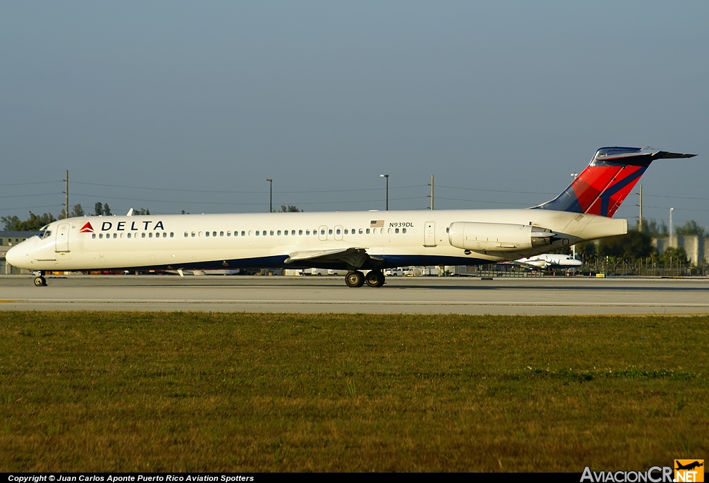 N939DL - McDonnell Douglas MD-88 - Delta Air Lines