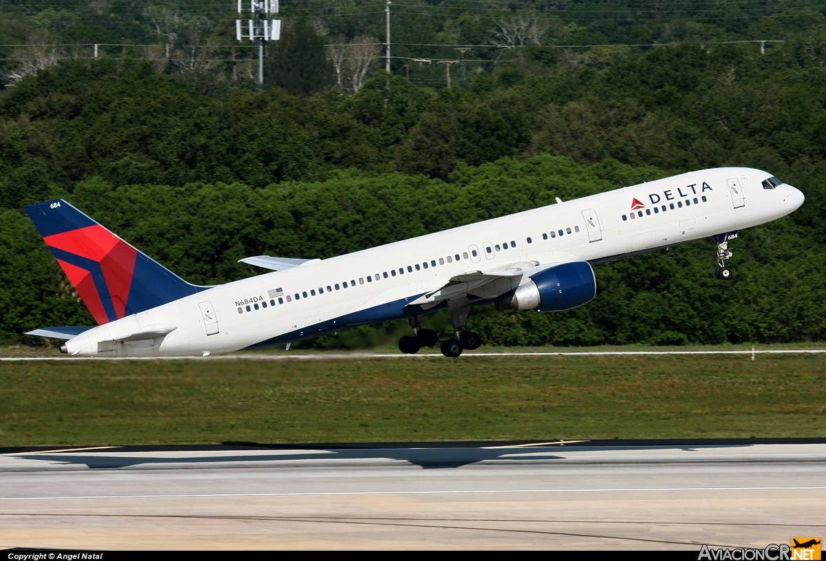 N684DA - Boeing 757-232 - Delta Airlines