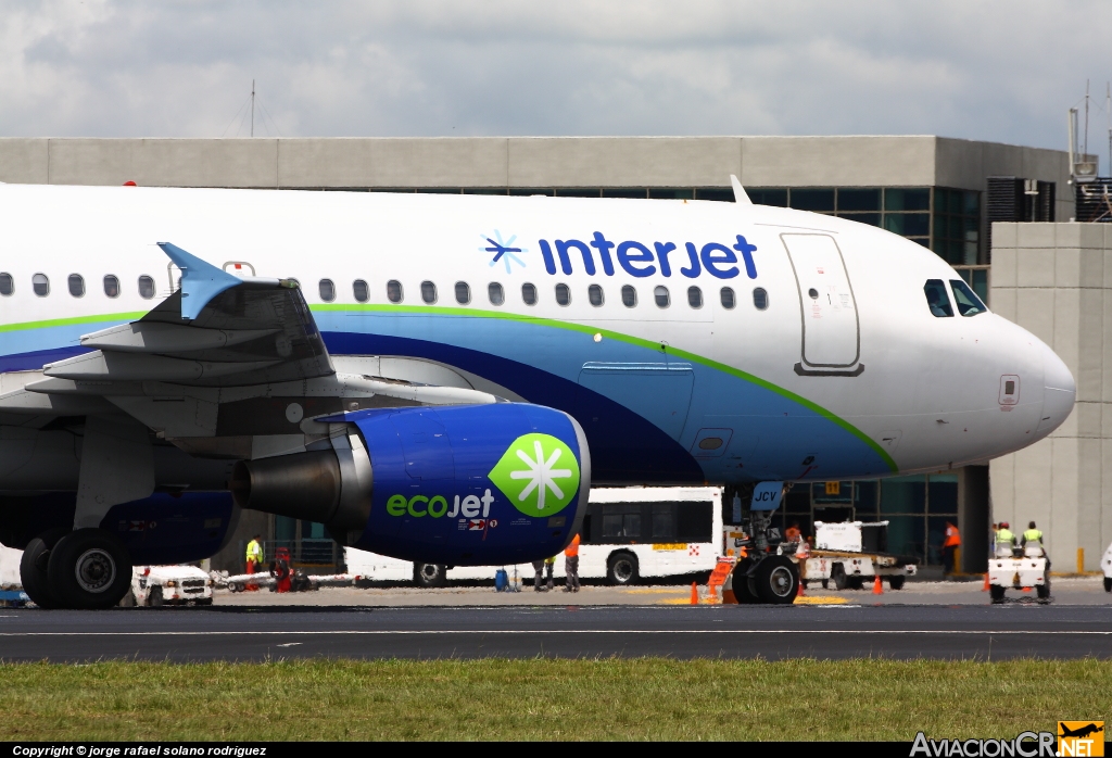 XA-JCV - Airbus A320-214 - Interjet