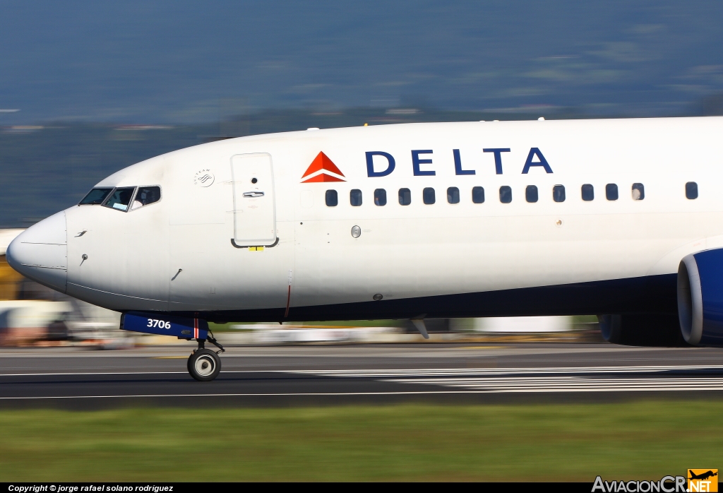 N376DA - Boeing 737-832 - Delta Airlines
