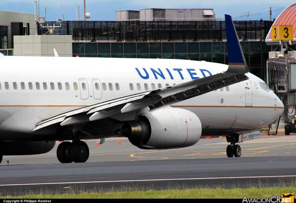 N38257 - Boeing 737-824 - United (Continental Airlines)