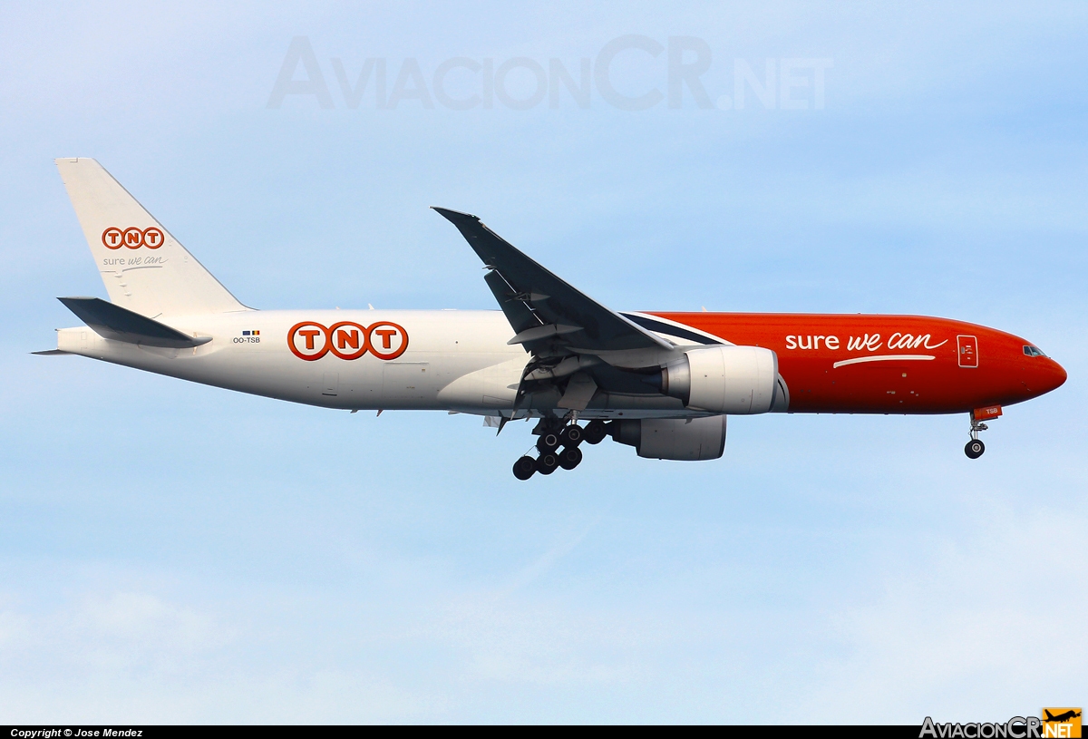 OO-TSB - Boeing 777-FHT - TNT Airways