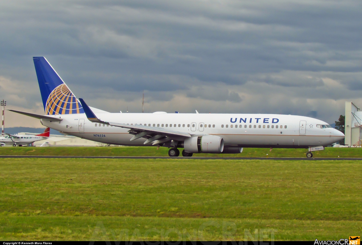 N76526 - Boeing 737-824 - United Airlines