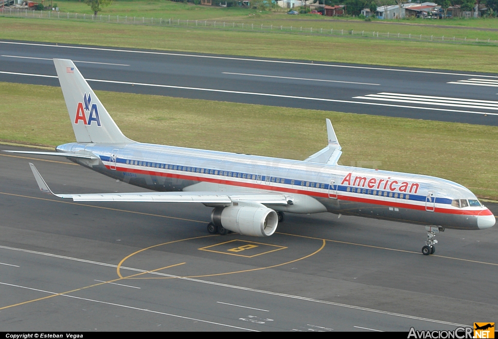 N665AA - Boeing 757-223 - American Airlines