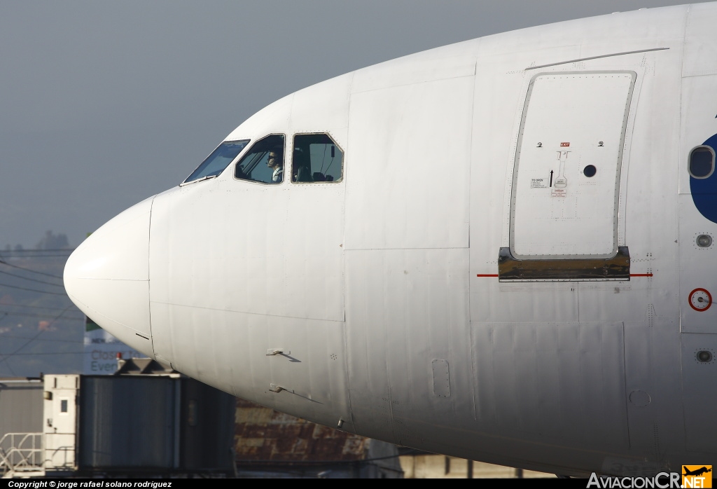 C-GTSW - Airbus A310-304 - Air Transat