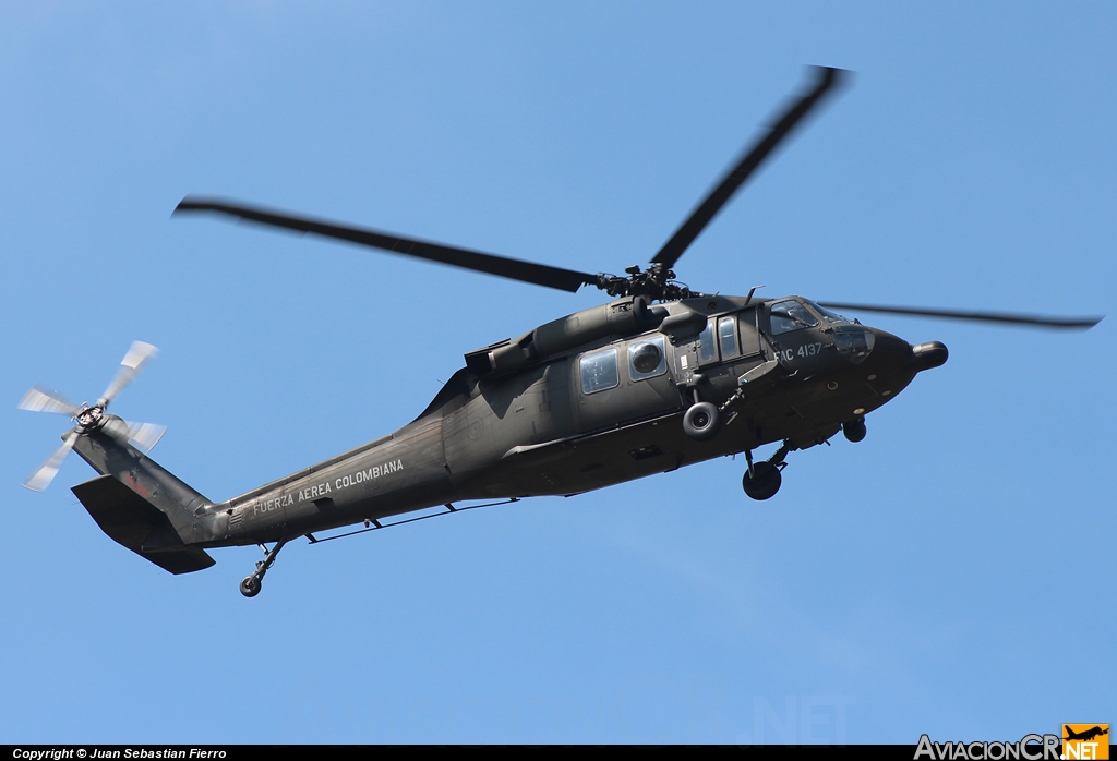 FAC-4137 - Sikorsky AH-60L (S-70A-41) - Fuerza Aérea Colombiana