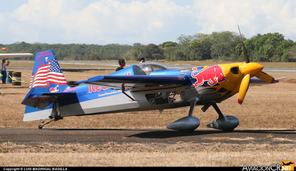 N669R6 - Zivko Edge 540T - Red Bull