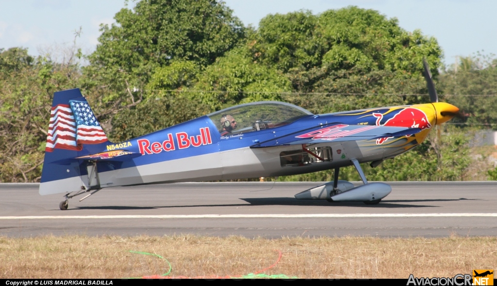 N540ZA - Zivko Edge 540T - Red Bull