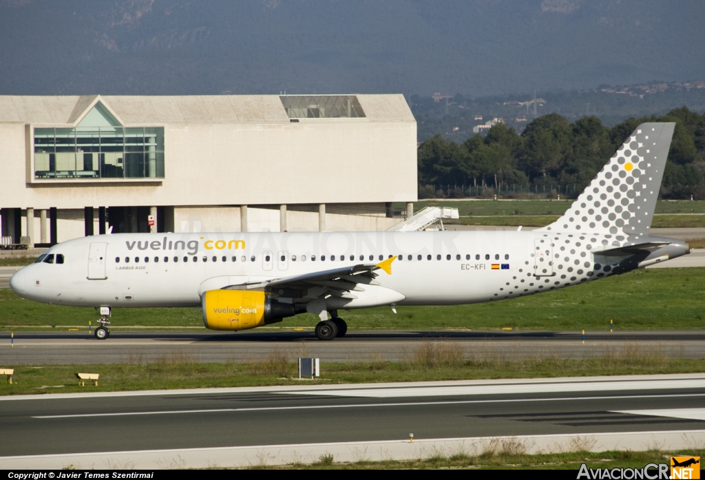 EC-KFI - Airbus A320-216 - Vueling