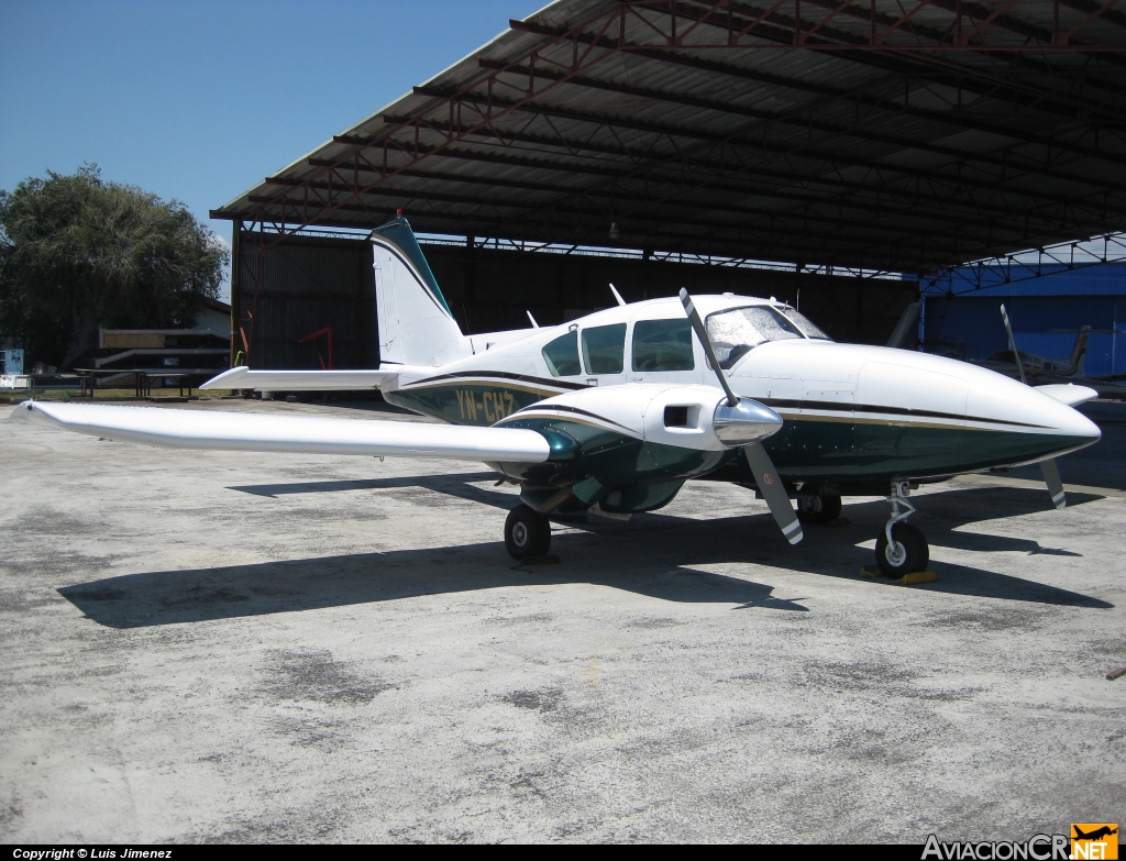YN-CHZ - Piper PA-23 Aztec F - Privado