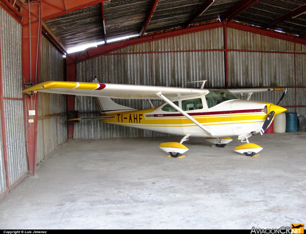 TI-AHF - Cessna 182H Skylane - Privado
