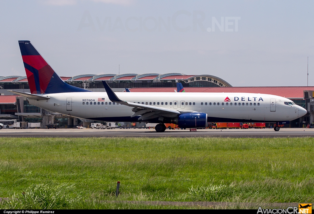 N376DA - Boeing 737-832 - Delta Airlines