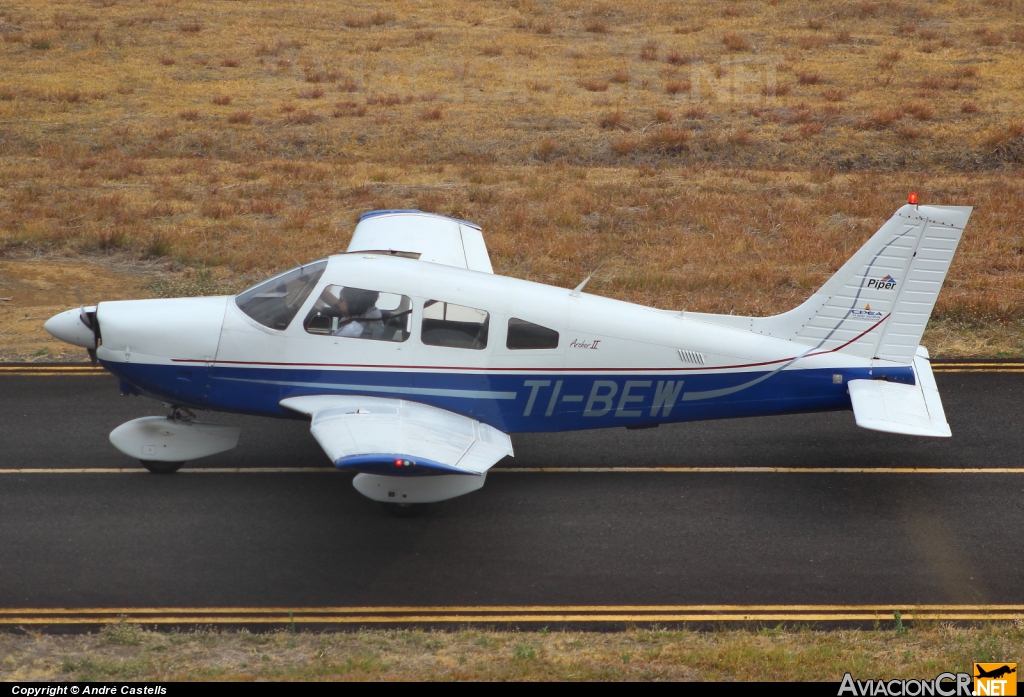 TI-BEW - Piper PA-28-181 Archer II - CPEA - Escuela de Aviación
