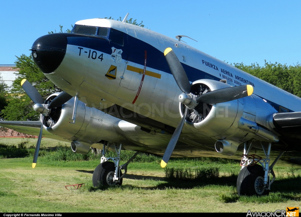 T-104 - Douglas DC-3 (C-47/53/117/R4D/Skytrain/Dakota) (Genérico) - Ejercito de Argentina