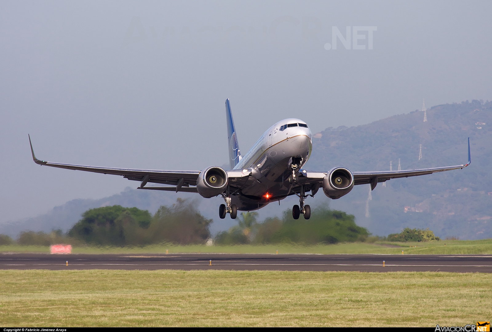 N16713 - Boeing 737-724 - Continental Airlines