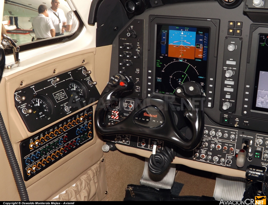 N831KA - Beechcraft Super King Air 350 (B300) - Privado
