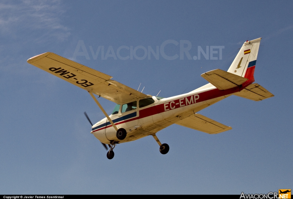 EC-EMP - Cessna 172N Skyhawk 100 II - Aviation Center